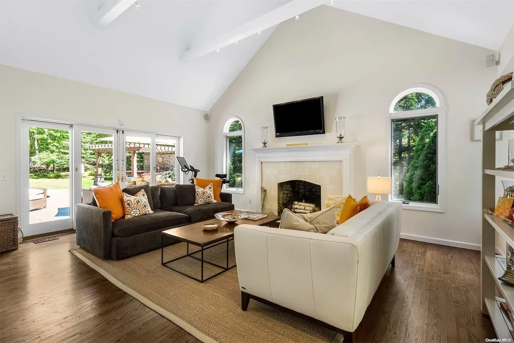 548 Ruggs Path Sag Harbor NY 11963