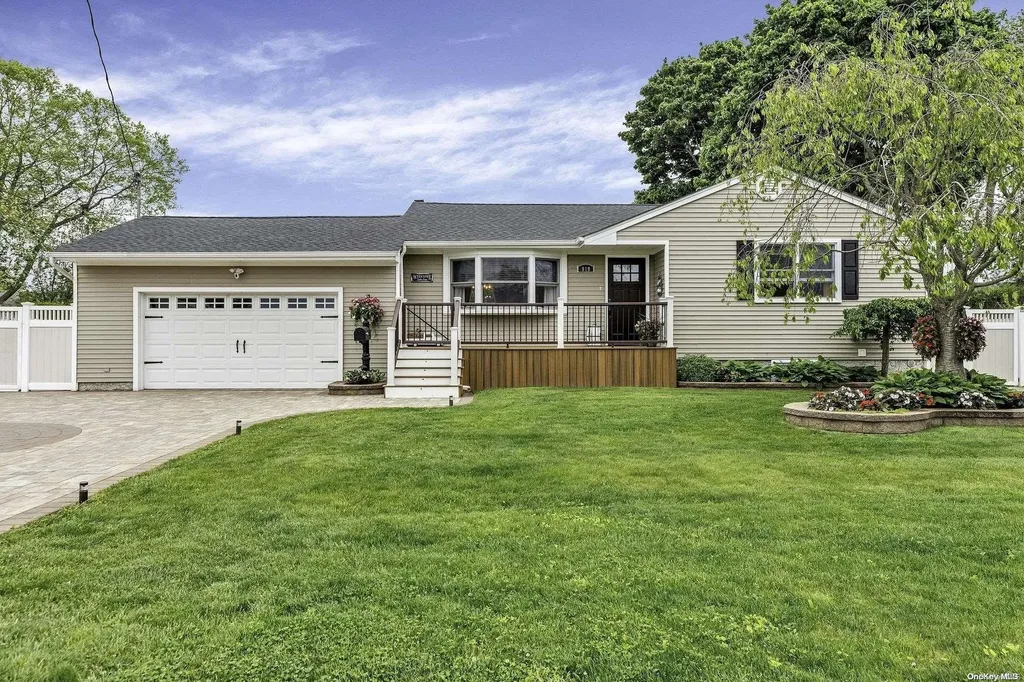 919 5th Street West Babylon NY 11704