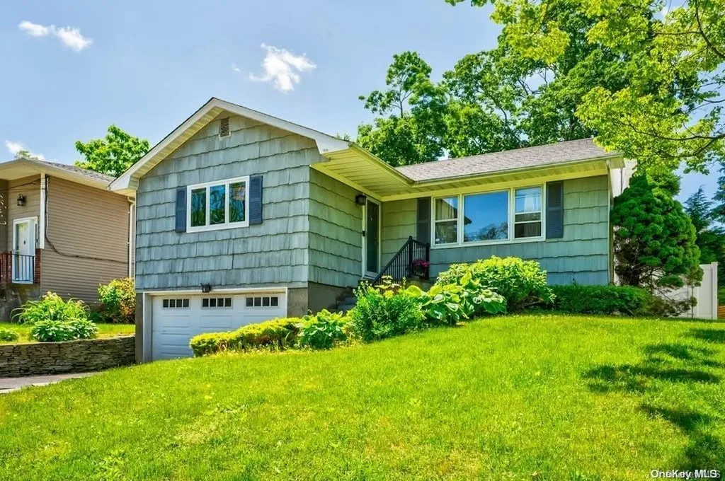 7 Wilafra Place Northport NY 11768