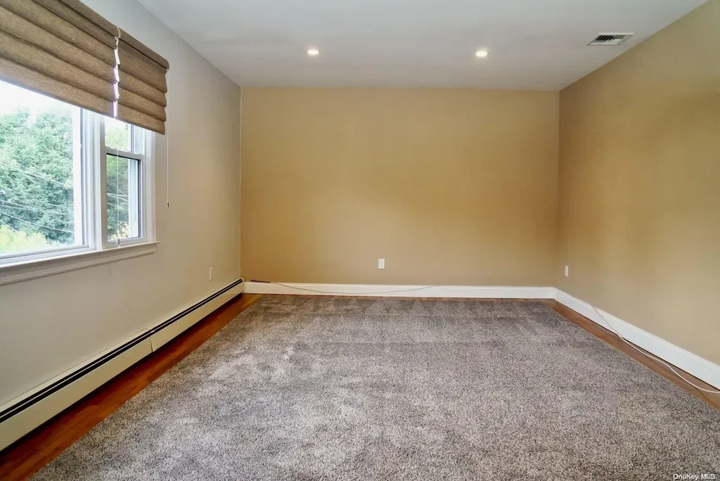 68 Lee Avenue Albertson NY 11507