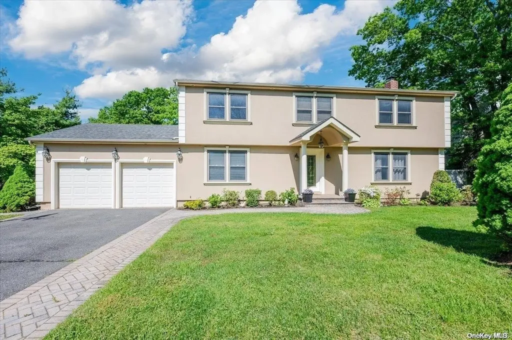 25 Cedar Ridge Lane Dix Hills NY 11746