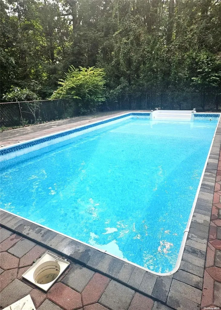 14 Summerset Drive Smithtown NY 11787
