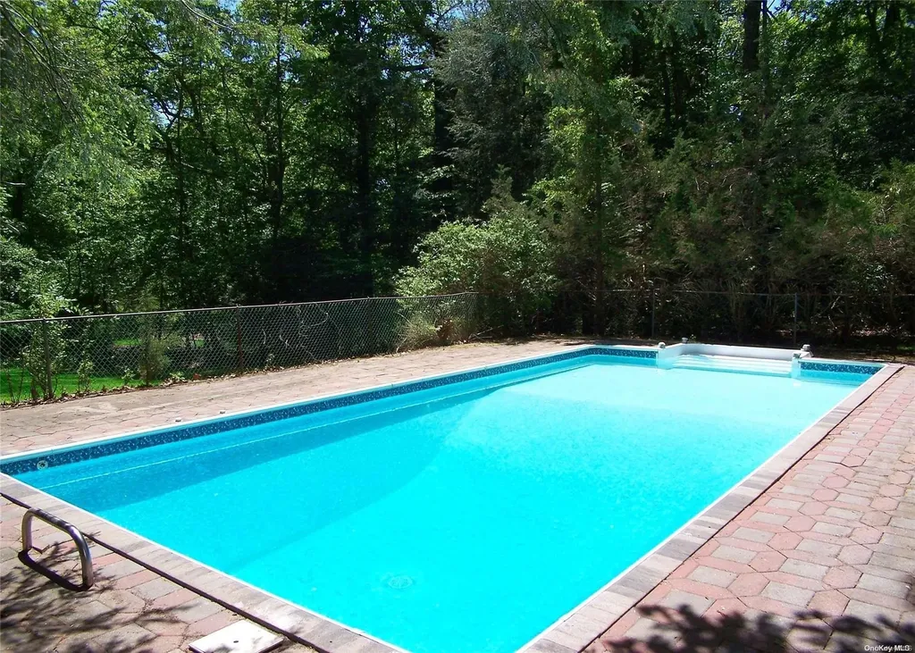 14 Summerset Drive Smithtown NY 11787