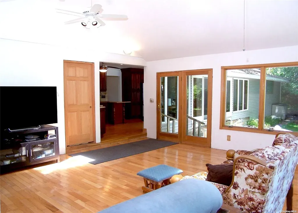 14 Summerset Drive Smithtown NY 11787