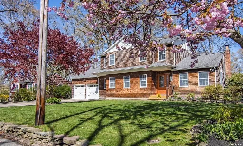 123 Wauwepex Trail Ridge NY 11961