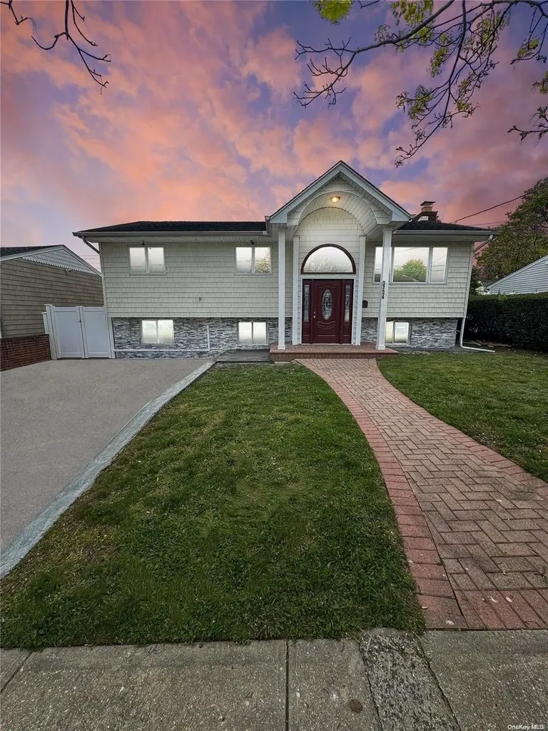 3724 Stokes Avenue Bethpage NY 11714