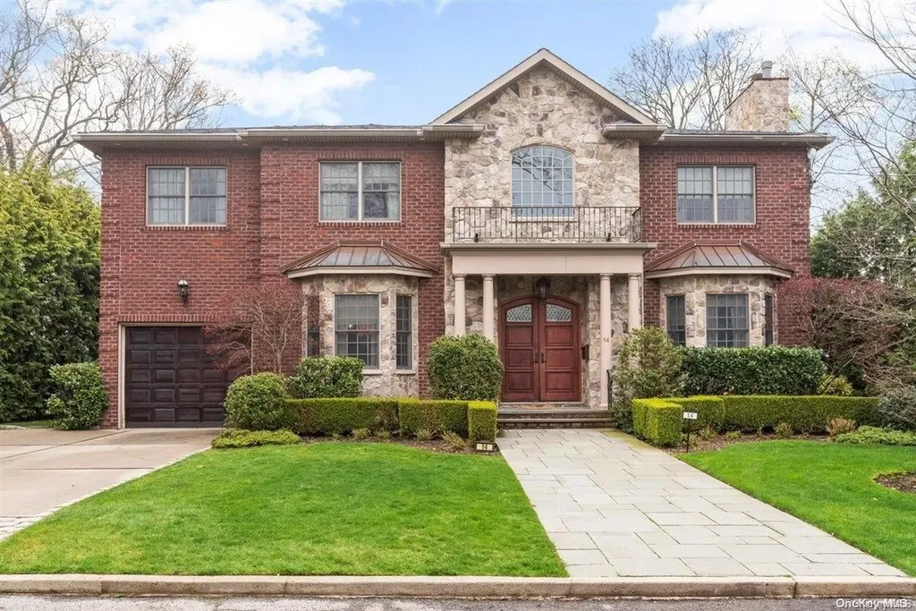 14 Berkley Place Lawrence NY 11559