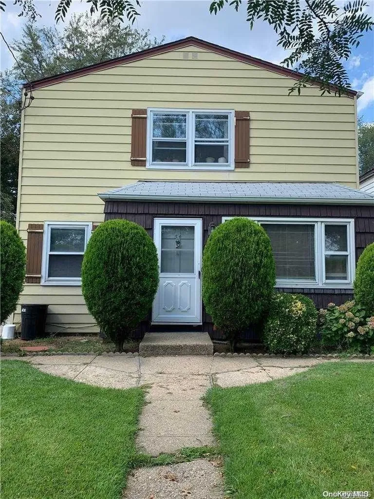 54 Lakeview Avenue Lynbrook NY 11563