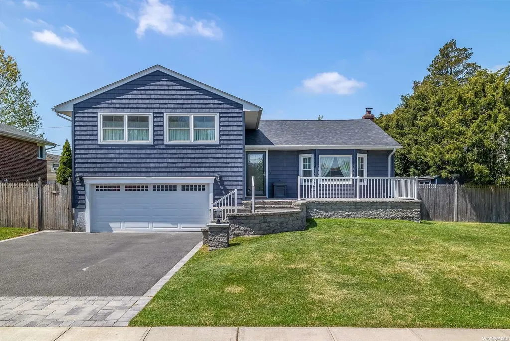 38 Florgate Road Farmingdale NY 11735