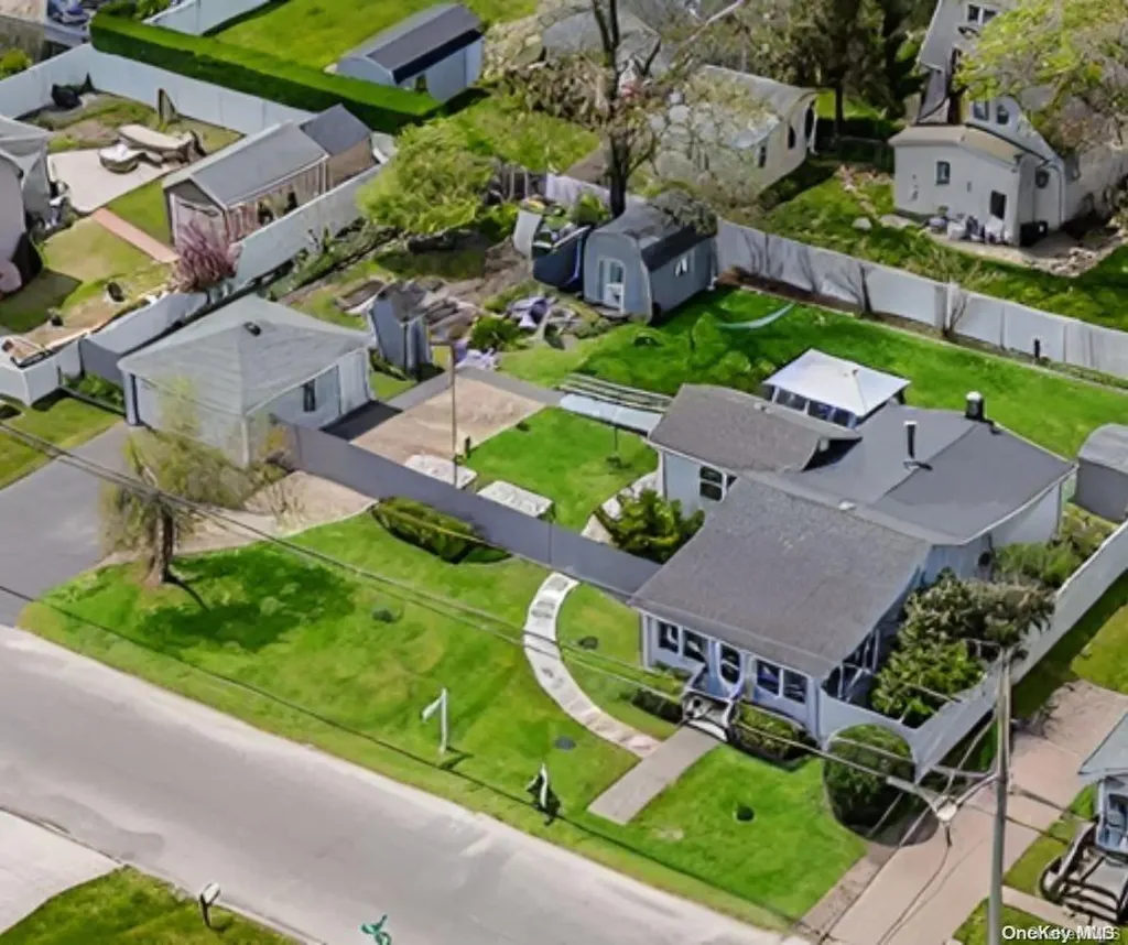 110 Huntington Drive Mastic Beach NY 11951