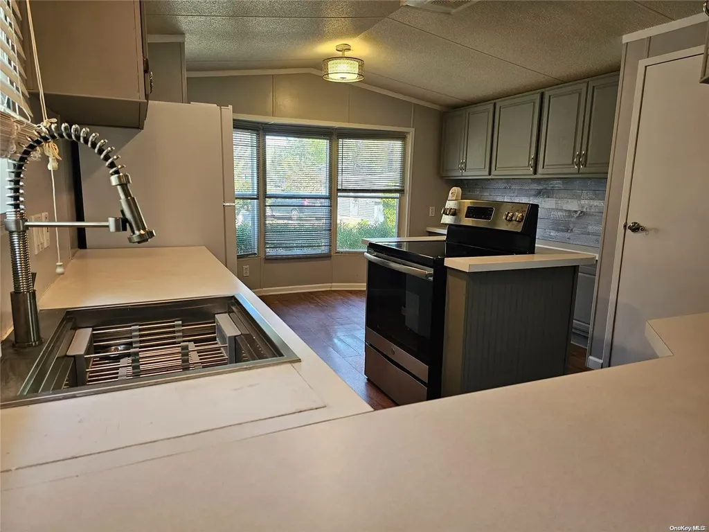 525-d24 Riverleigh Avenue Riverhead NY 11901