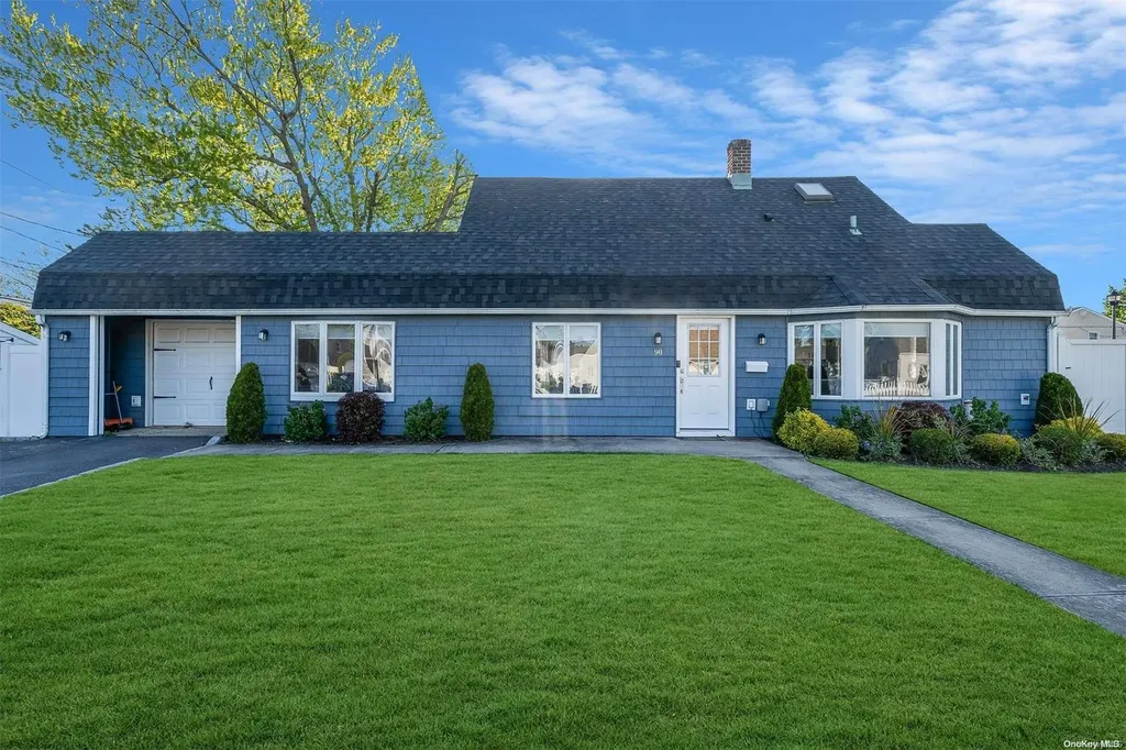 90 Silver Lane Levittown NY 11756