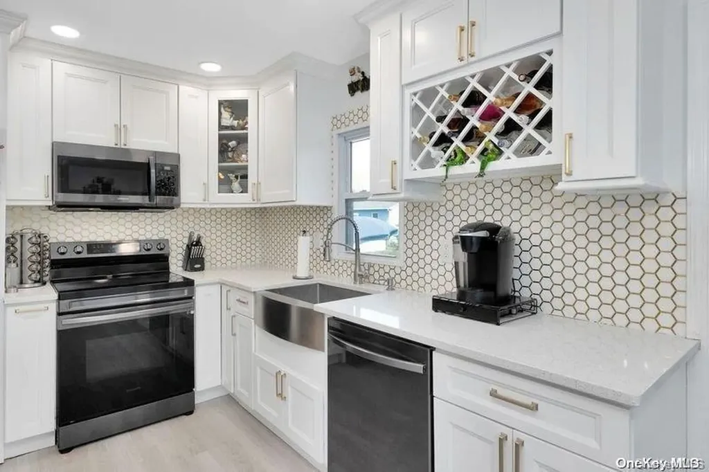 511 County Line Road Amityville NY 11701