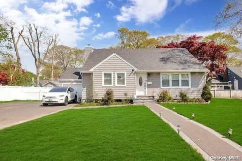 511 County Line Road Amityville NY 11701