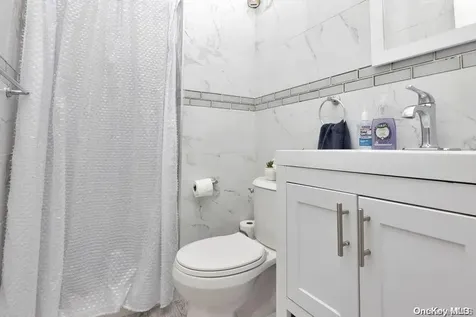 511 County Line Road Amityville NY 11701