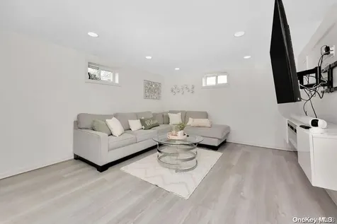 511 County Line Road Amityville NY 11701