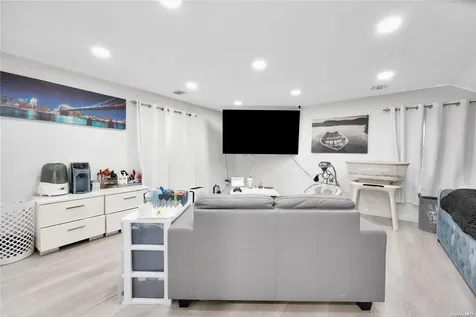 511 County Line Road Amityville NY 11701