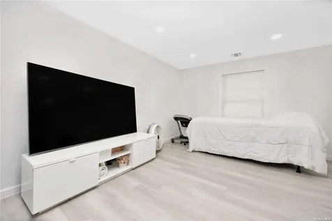 511 County Line Road Amityville NY 11701