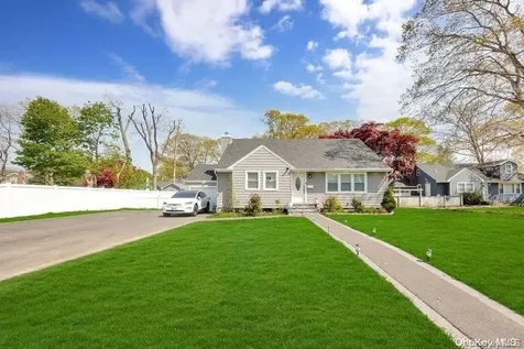 511 County Line Road Amityville NY 11701