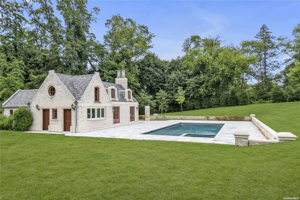 9 Hicks Lane Sands Point NY 11050