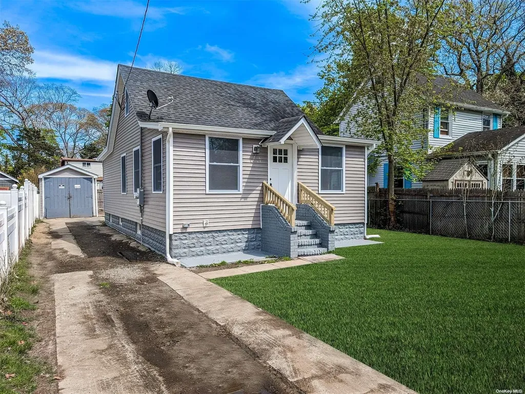 137 Laurelton Drive Mastic Beach NY 11951