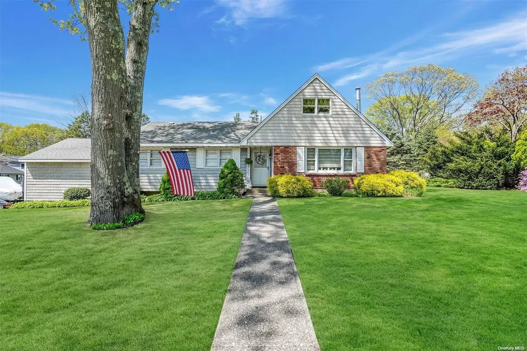 5 Ridge Road Ronkonkoma NY 11779