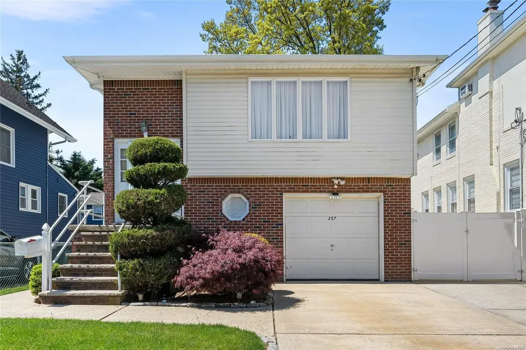 357 Daub Avenue Hewlett NY 11557