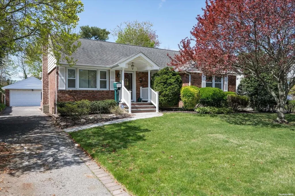838 Alan Drive Wantagh NY 11793