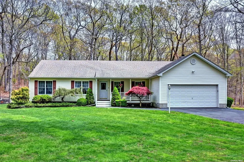 12 Bayberry Road Wading River NY 11792