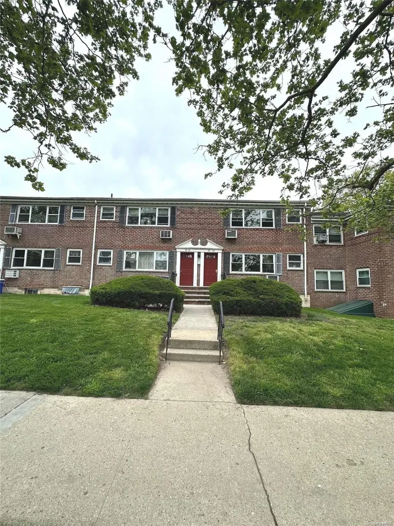 152-08 Melbourne Avenue Flushing NY 11367
