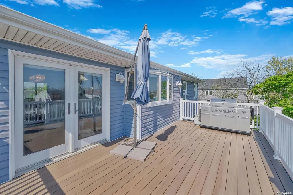 161 Ray Street Freeport NY 11520