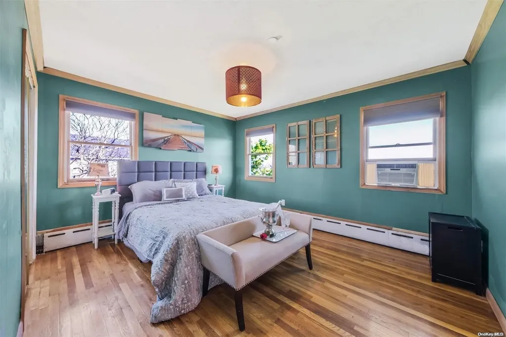 161 Ray Street Freeport NY 11520