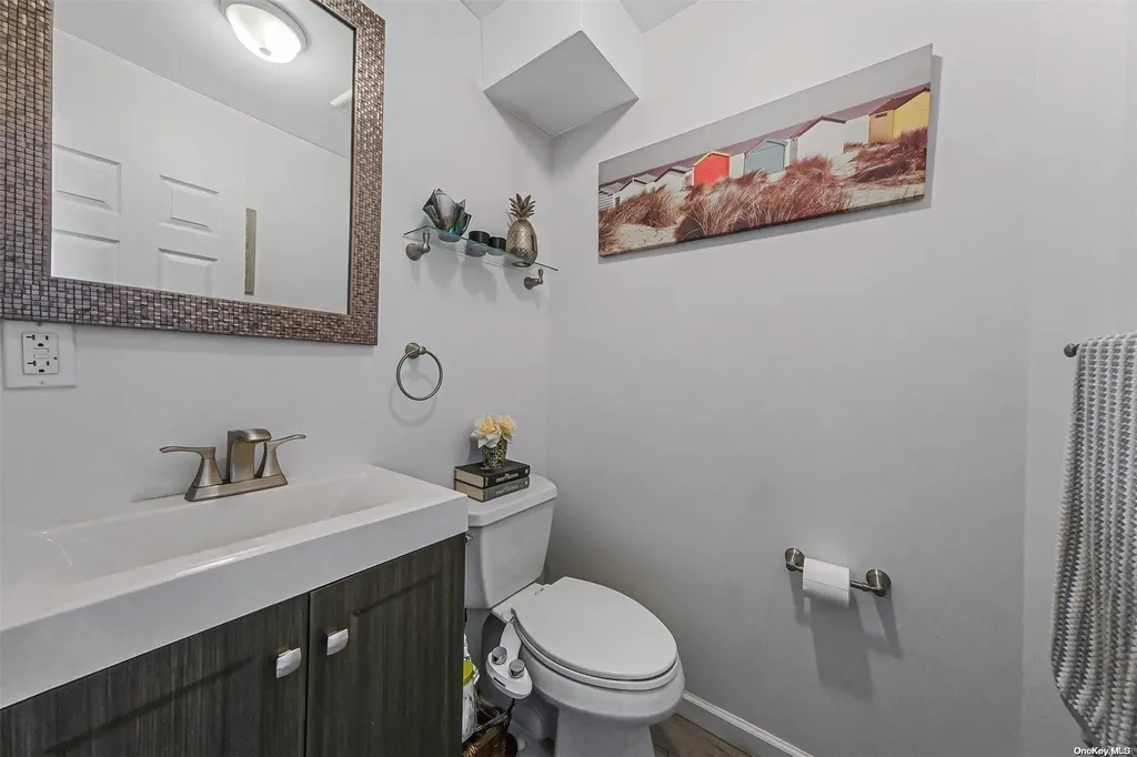 161 Ray Street Freeport NY 11520