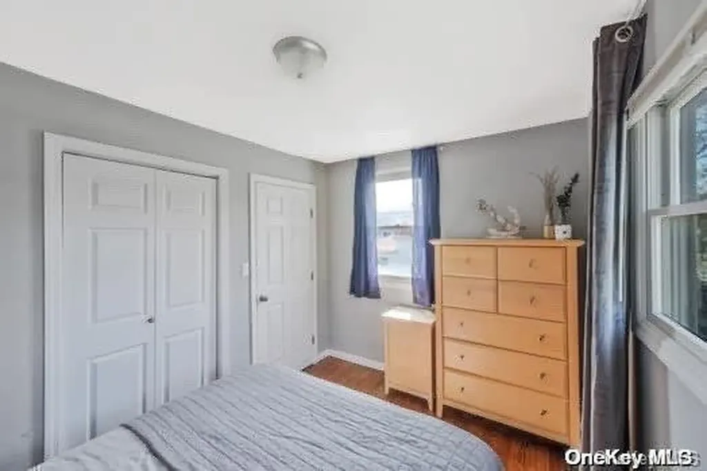 161 Ray Street Freeport NY 11520