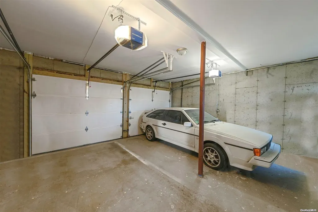 161 Ray Street Freeport NY 11520