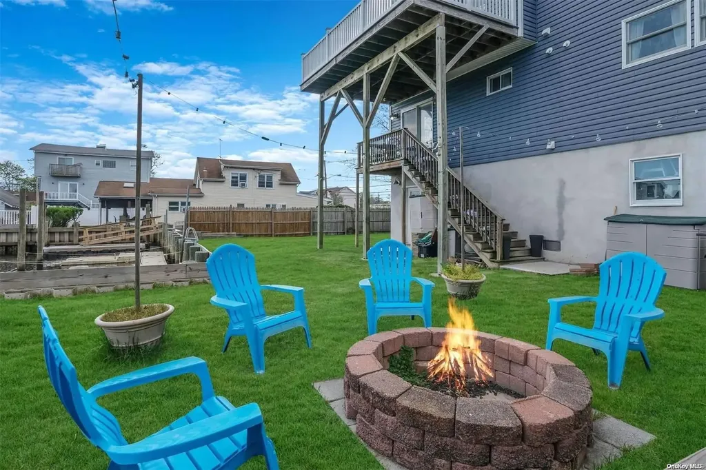 161 Ray Street Freeport NY 11520
