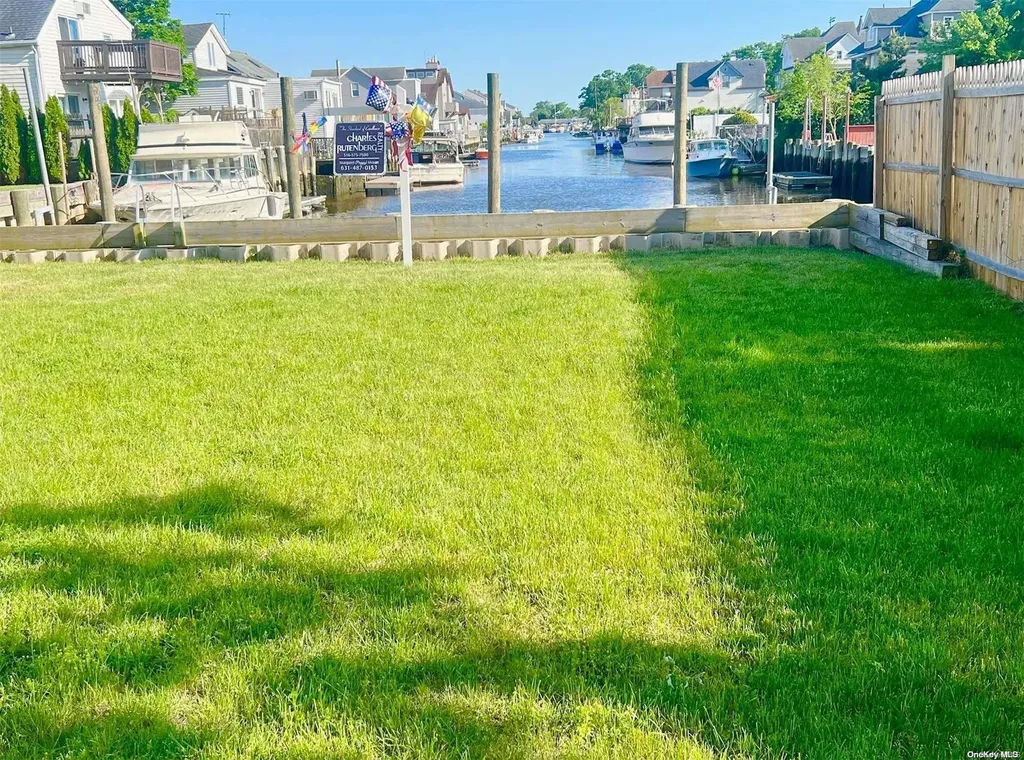 161 Ray Street Freeport NY 11520