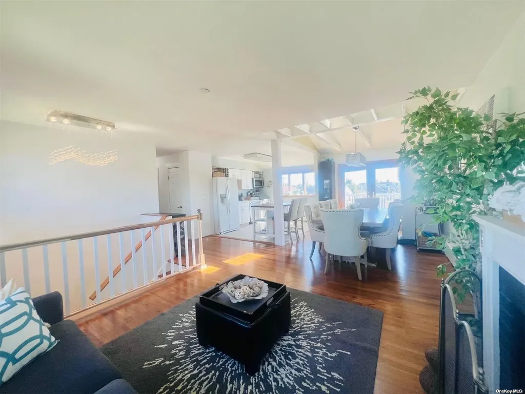 161 Ray Street Freeport NY 11520