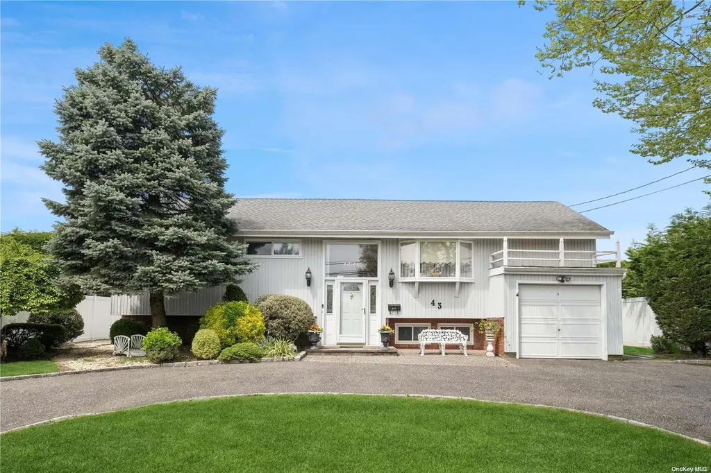 43 Cabot Road W Massapequa NY 11758
