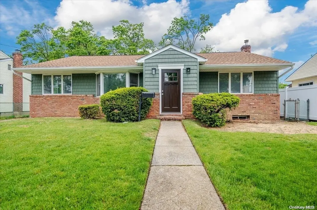 1518 Bowe Road Valley Stream NY 11580