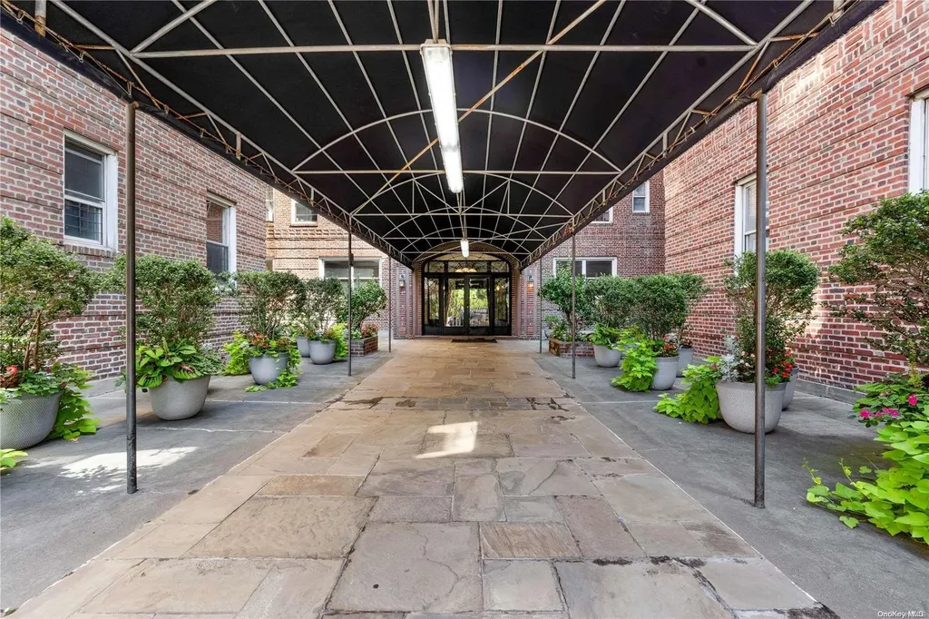59-11 Queens Boulevard Woodside NY 11377