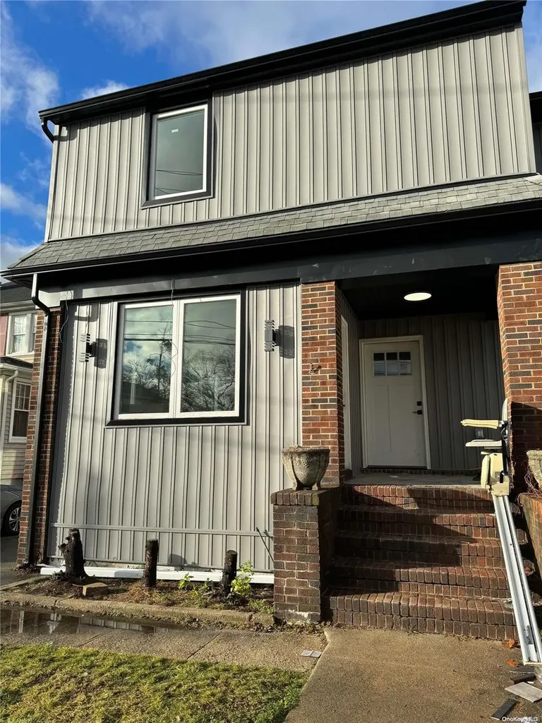 588 W Broadway Cedarhurst NY 11516