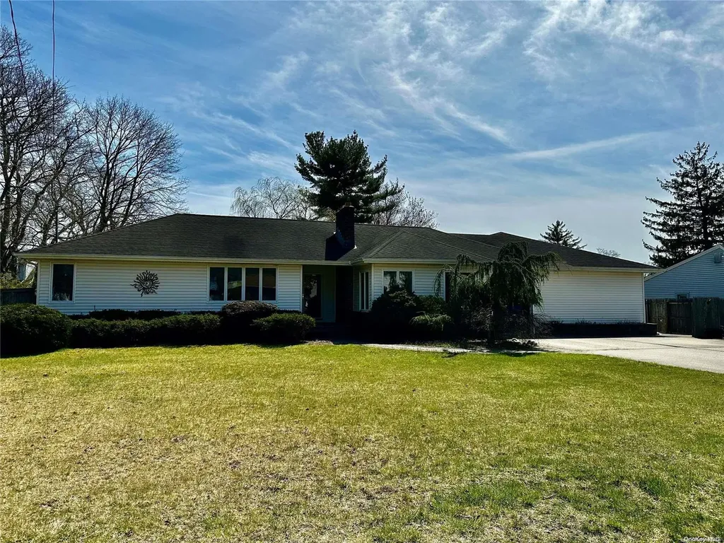 12 Hallock Road Patchogue NY 11772