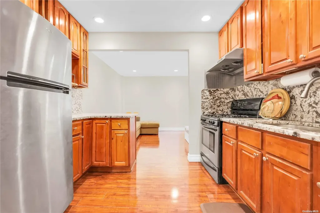 150-11 72nd Road Flushing NY 11367