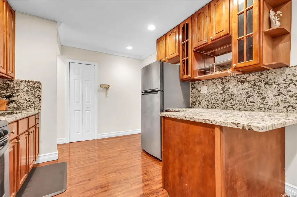 150-11 72nd Road Flushing NY 11367