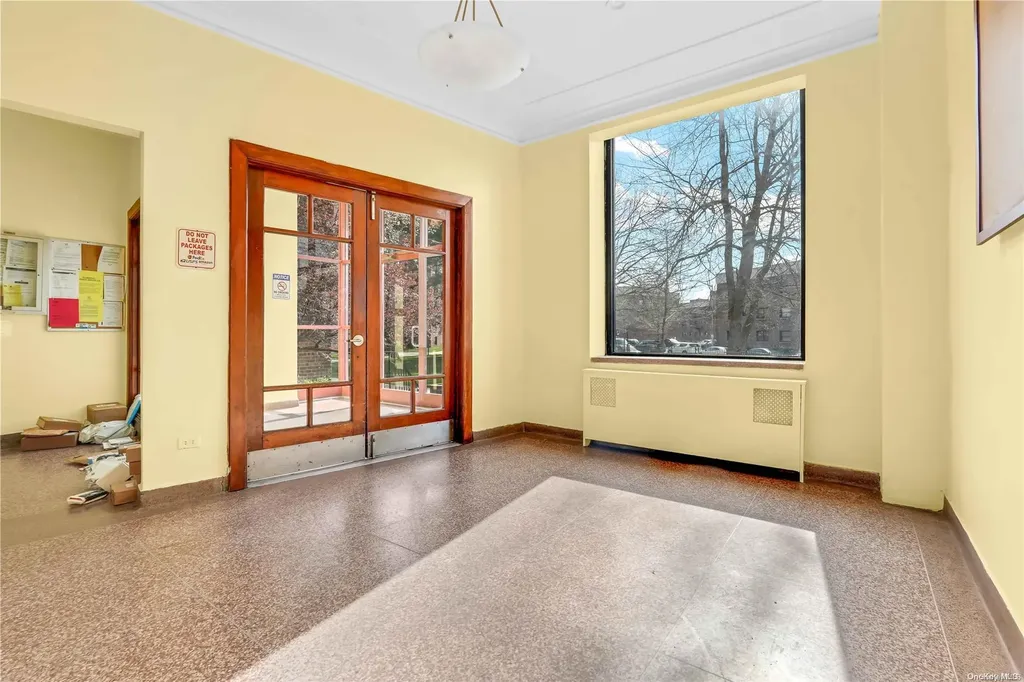 150-11 72nd Road Flushing NY 11367