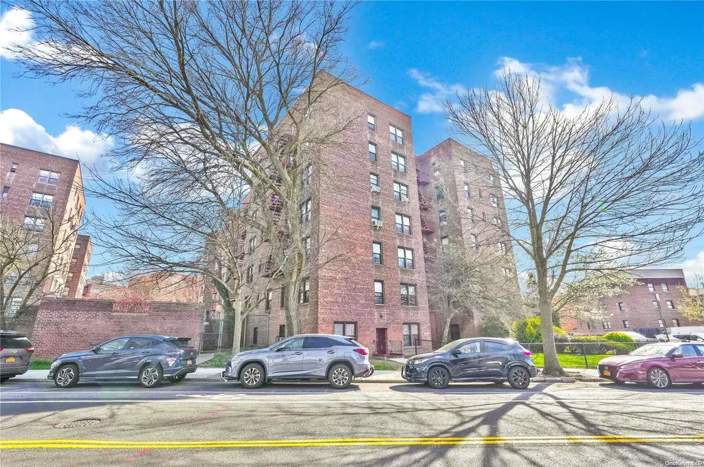 150-11 72nd Road Flushing NY 11367