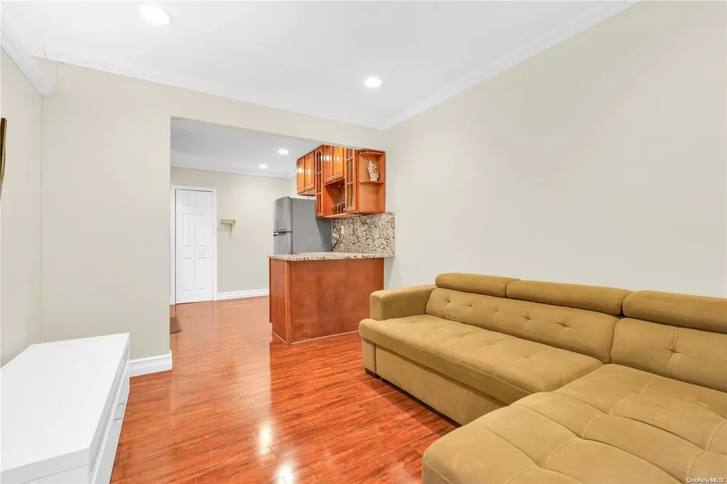 150-11 72nd Road Flushing NY 11367