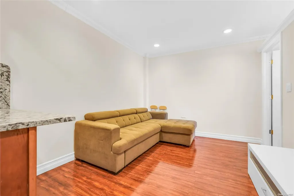 150-11 72nd Road Flushing NY 11367
