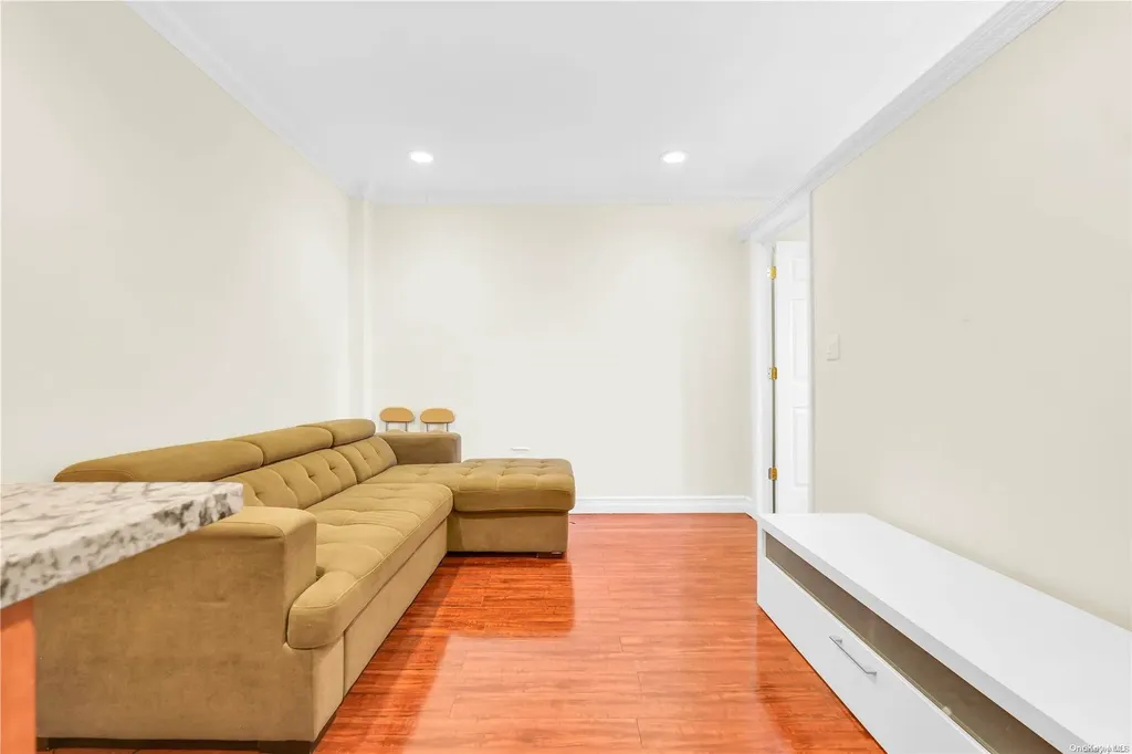 150-11 72nd Road Flushing NY 11367